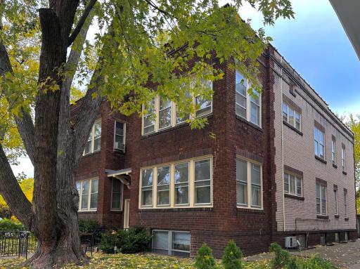 609 Portland Avenue, Saint Paul, MN 55102