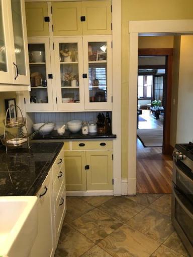 609 Portland Avenue, Saint Paul, MN 55102