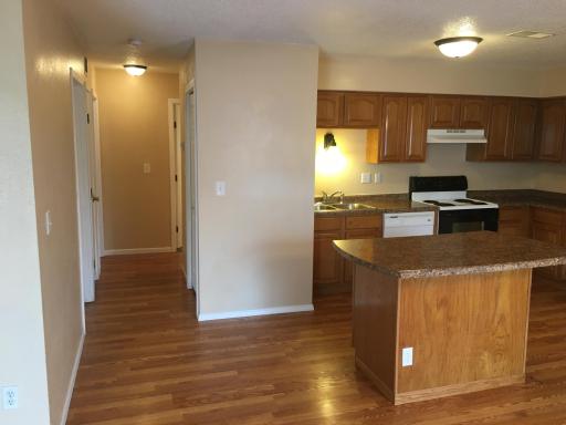 896 Wescott Square, Eagan, MN 55123