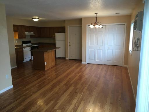 896 Wescott Square, Eagan, MN 55123