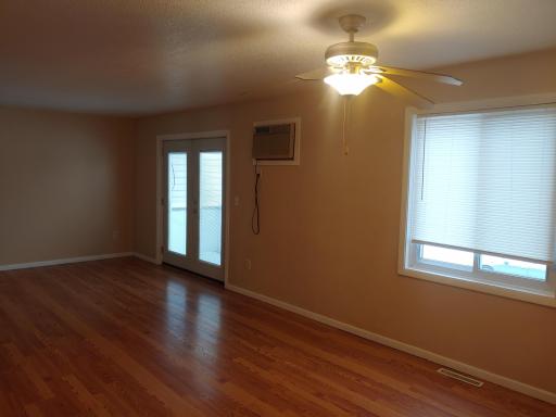 896 Wescott Square, Eagan, MN 55123