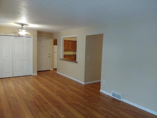 896 Wescott Square, Eagan, MN 55123