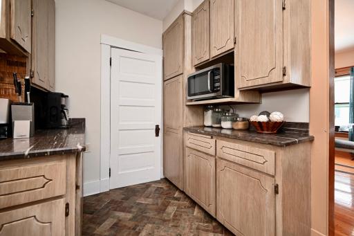 629 W King Street, Winona, MN 55987