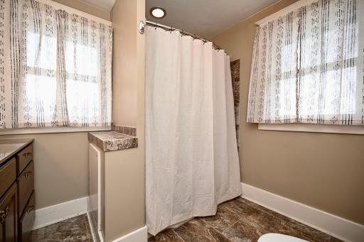 629 W King Street, Winona, MN 55987