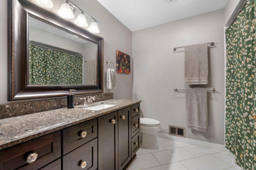 Main level full bath