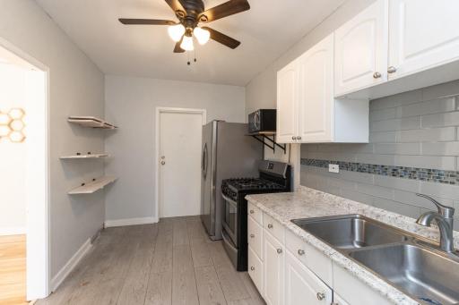 3128 W Bde Maka Ska Boulevard, 415, Minneapolis, MN 55416