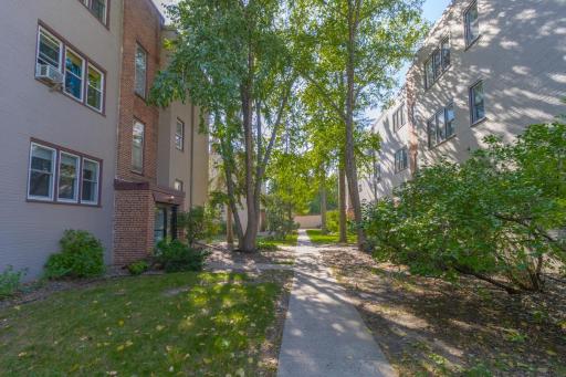 3128 W Bde Maka Ska Boulevard, 415, Minneapolis, MN 55416