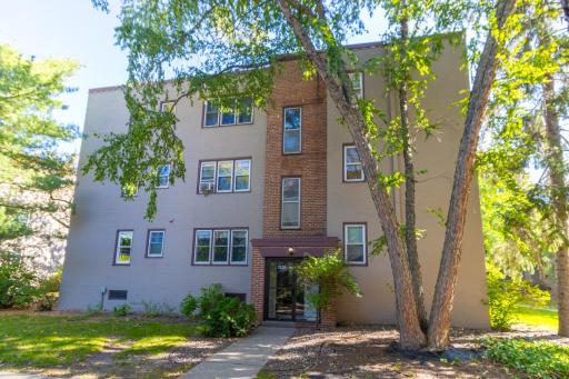 3128 W Bde Maka Ska Boulevard, 415, Minneapolis, MN 55416