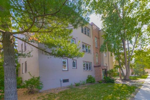 3128 W Bde Maka Ska Boulevard, 415, Minneapolis, MN 55416