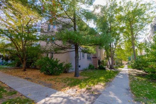 3128 W Bde Maka Ska Boulevard, 415, Minneapolis, MN 55416