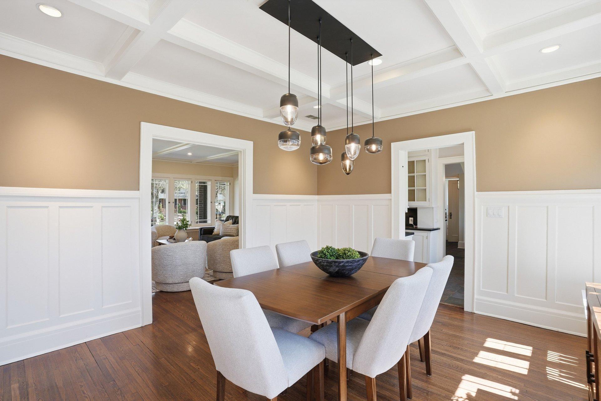 2200 Kenwood Parkway - dining room opens directly from both the living room and the kitchen area