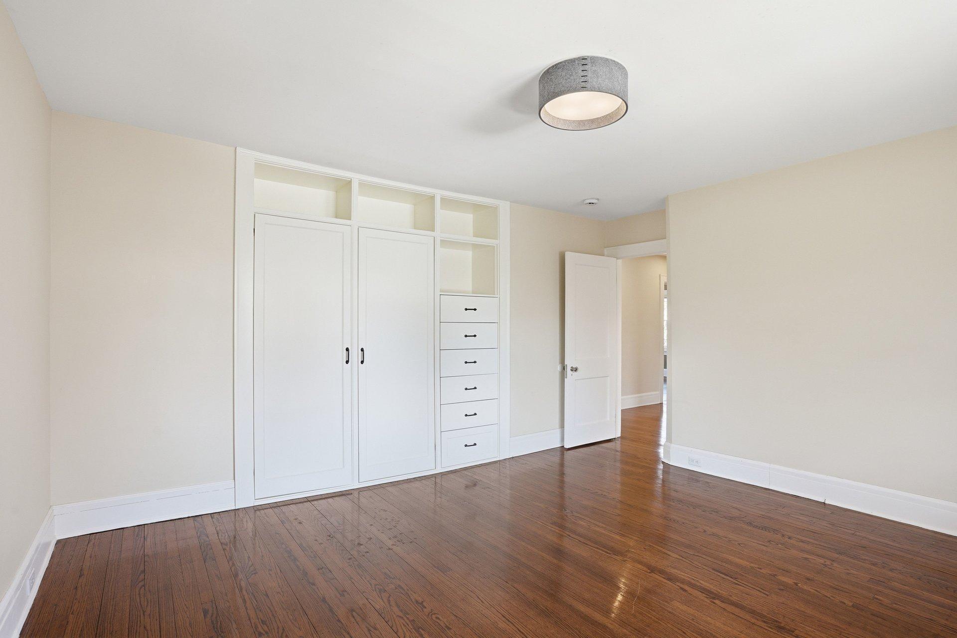 2200 Kenwood Parkway - 3rd Bedroom built-in closet/shelving