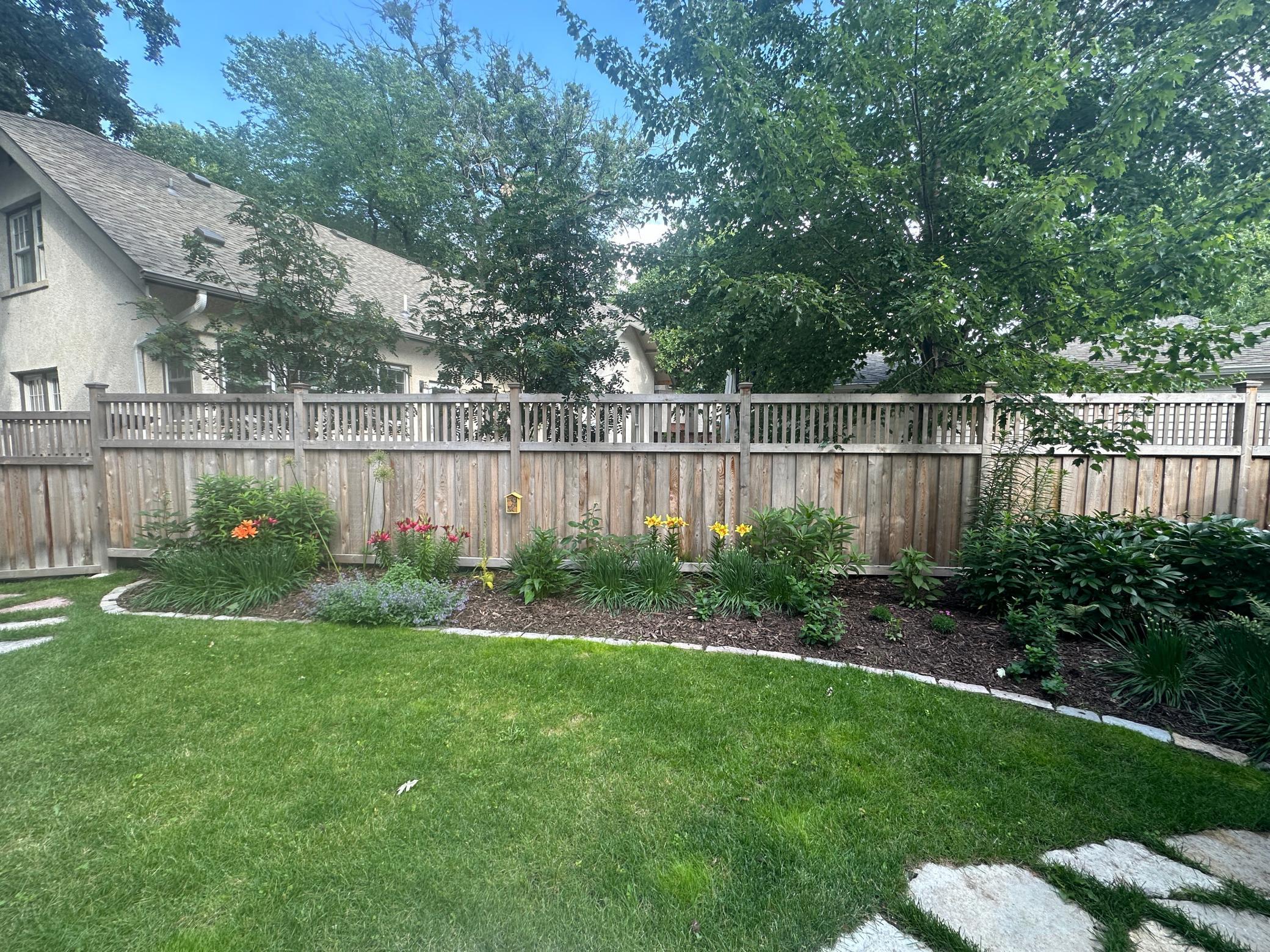 2200 Kenwood Parkway - back yard in summer