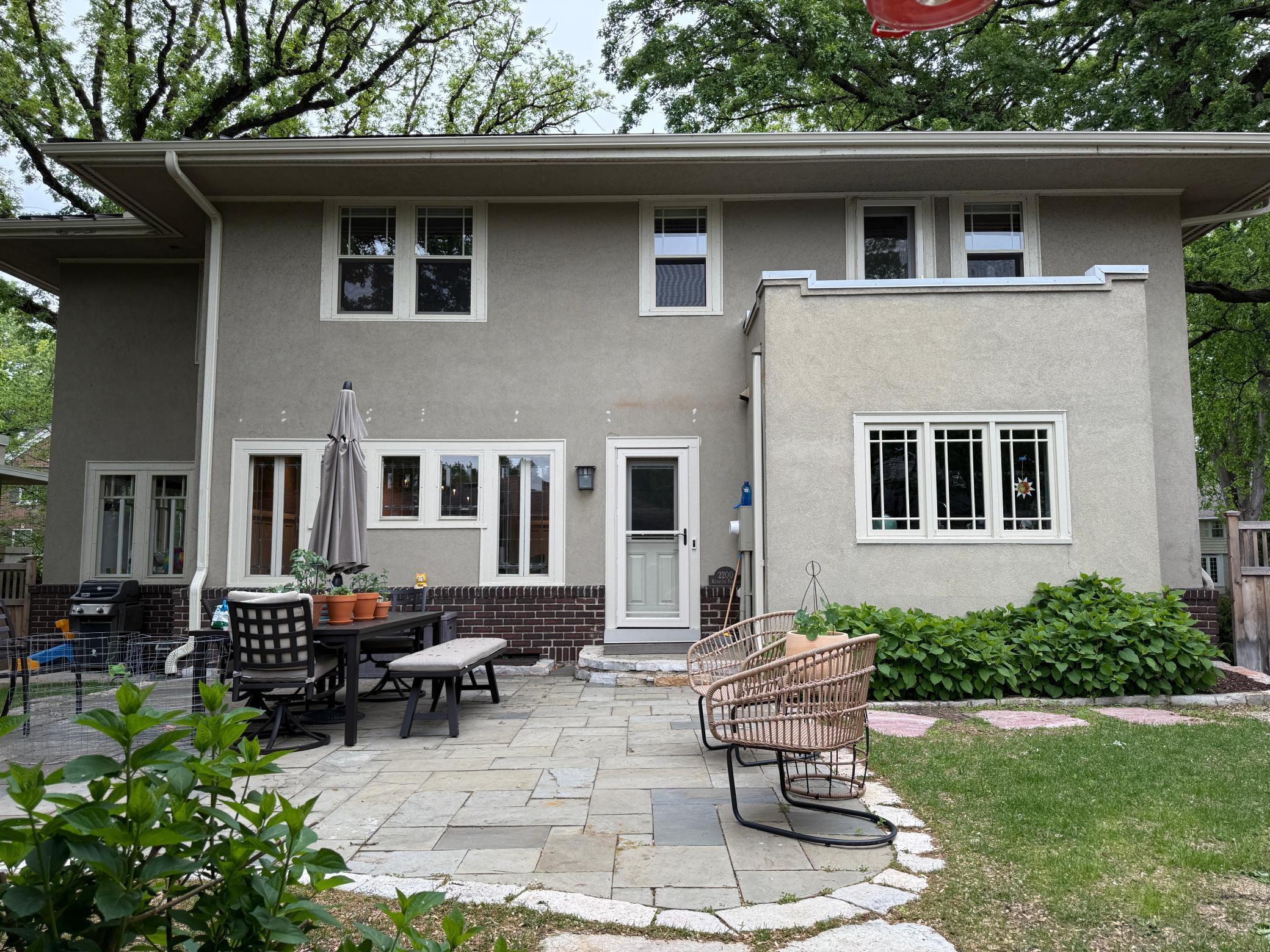 2200 Kenwood - Summer photo of backyard