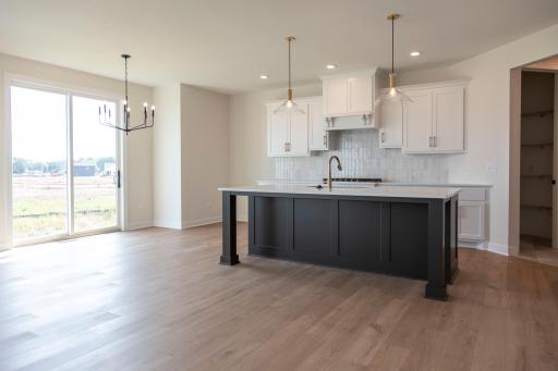 3627 Knightsbridge Trail N, Lake Elmo, MN 55042