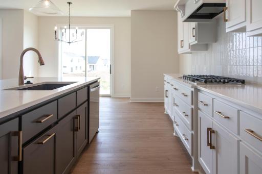 3627 Knightsbridge Trail N, Lake Elmo, MN 55042