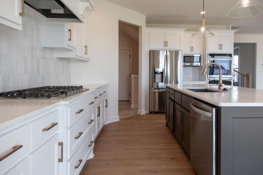 3627 Knightsbridge Trail N, Lake Elmo, MN 55042