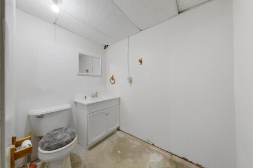 1323 Greenwood Place, Faribault, MN 55021
