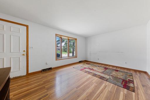1323 Greenwood Place, Faribault, MN 55021