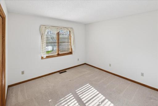 8920 Vickors Crossing, Brooklyn Park, MN 55443
