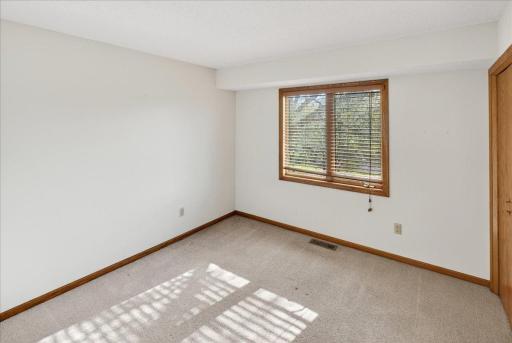 8920 Vickors Crossing, Brooklyn Park, MN 55443