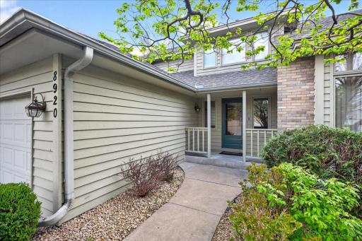 8920 Vickors Crossing, Brooklyn Park, MN 55443
