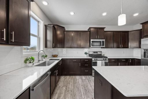 18504 70th Avenue N, Maple Grove, MN 55311