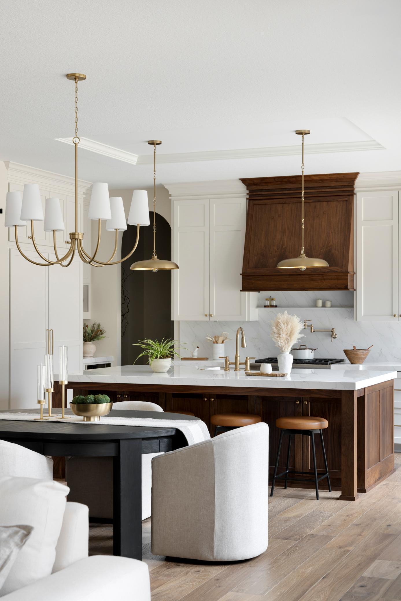 Kitchen & Dining Area