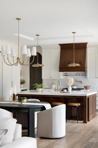 Kitchen & Dining Area