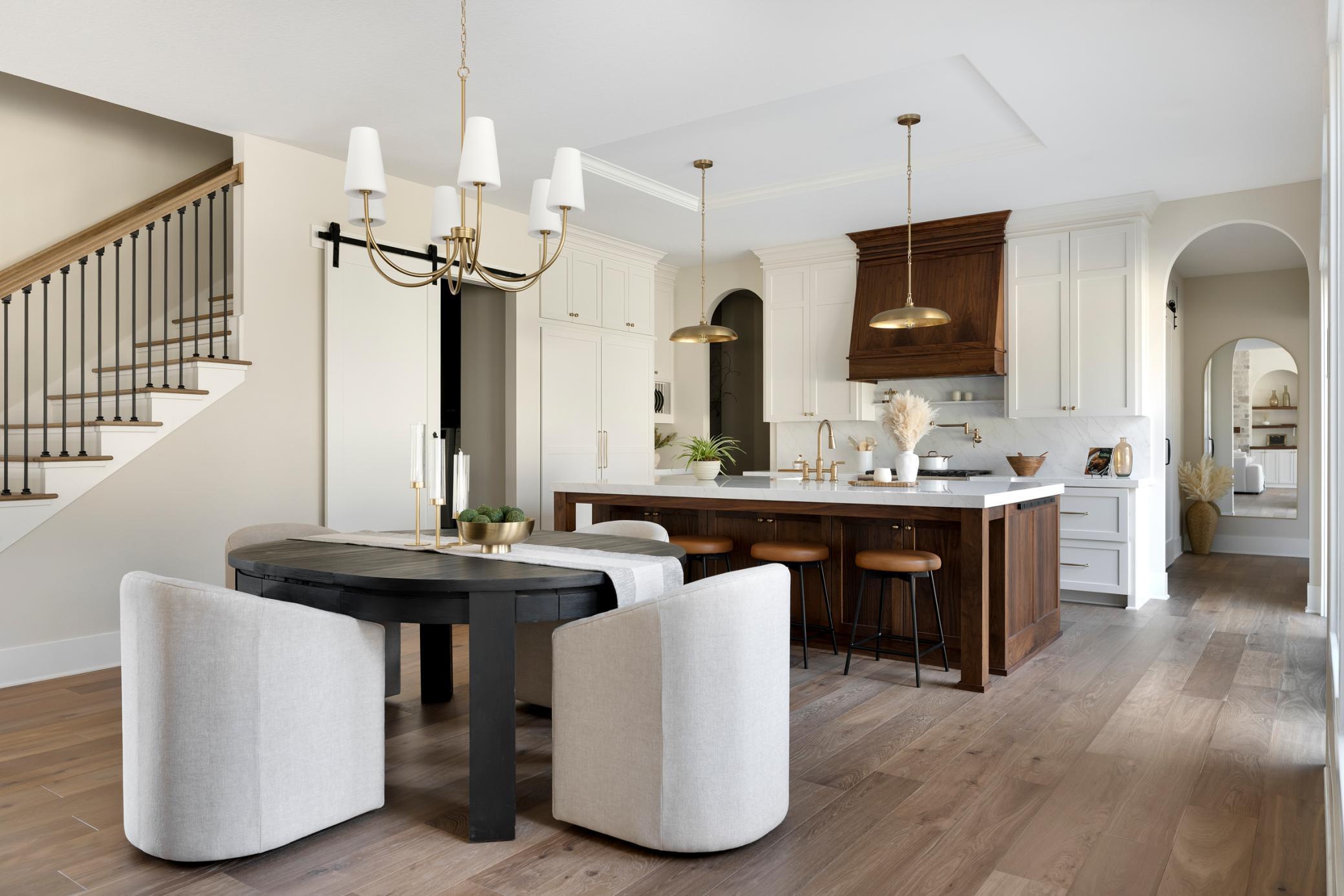 Kitchen & Dining Area