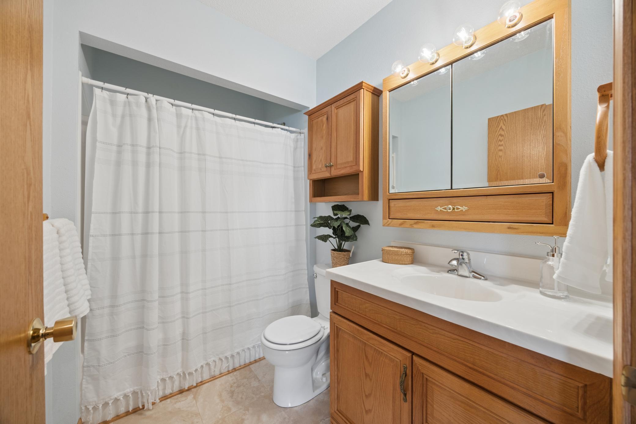 Main floor full bath