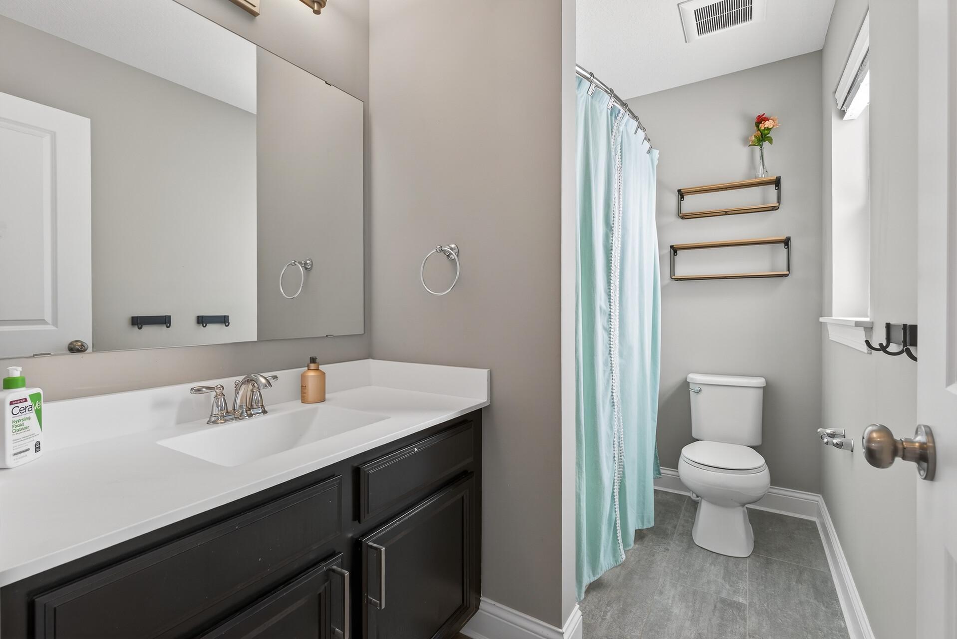 Bedroom 2 private 3/4 bath