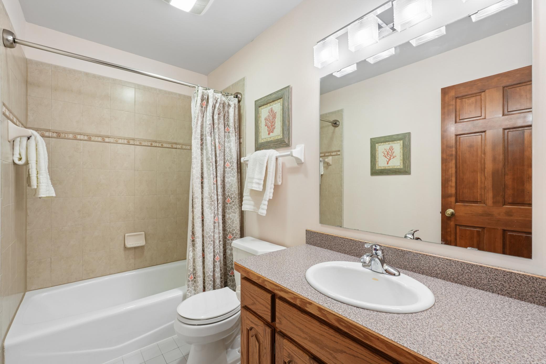 Upper Level Full Bath