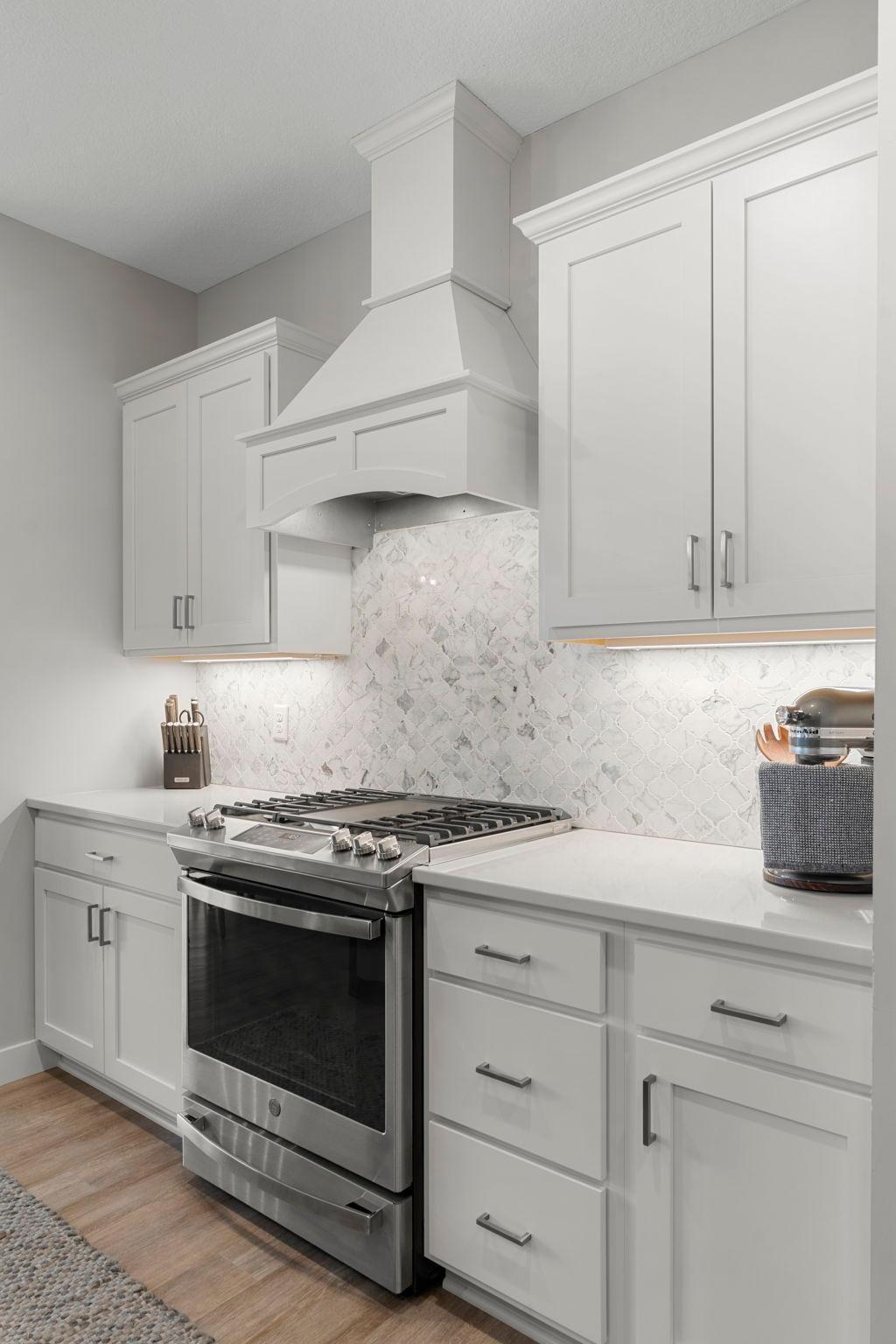 27-web-or-mls-23996 186th St NW-185.jpg