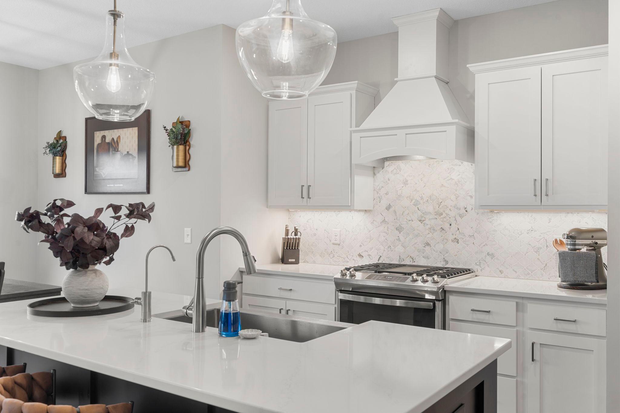 26-web-or-mls-23996 186th St NW-180.jpg