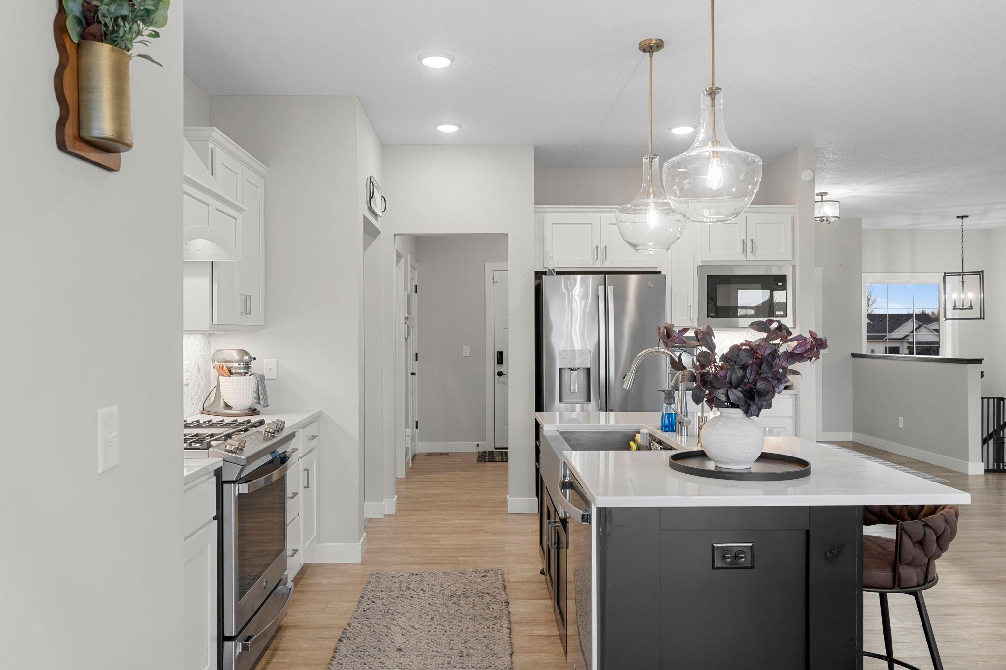 30-web-or-mls-23996 186th St NW-200.jpg