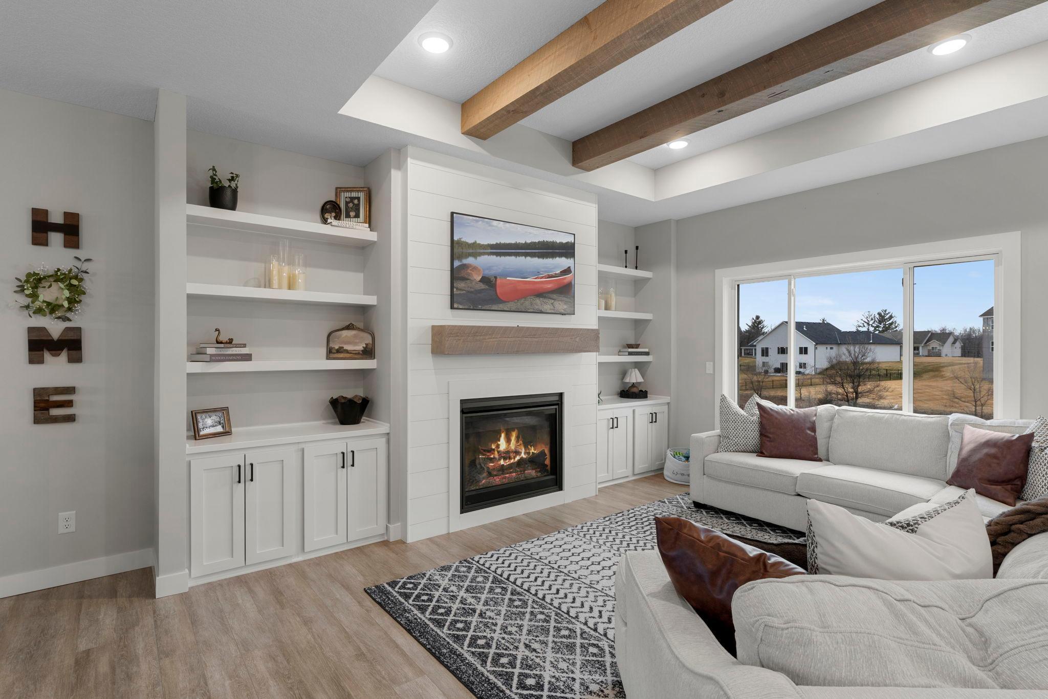 19-web-or-mls-23996 186th St NW-140.jpg