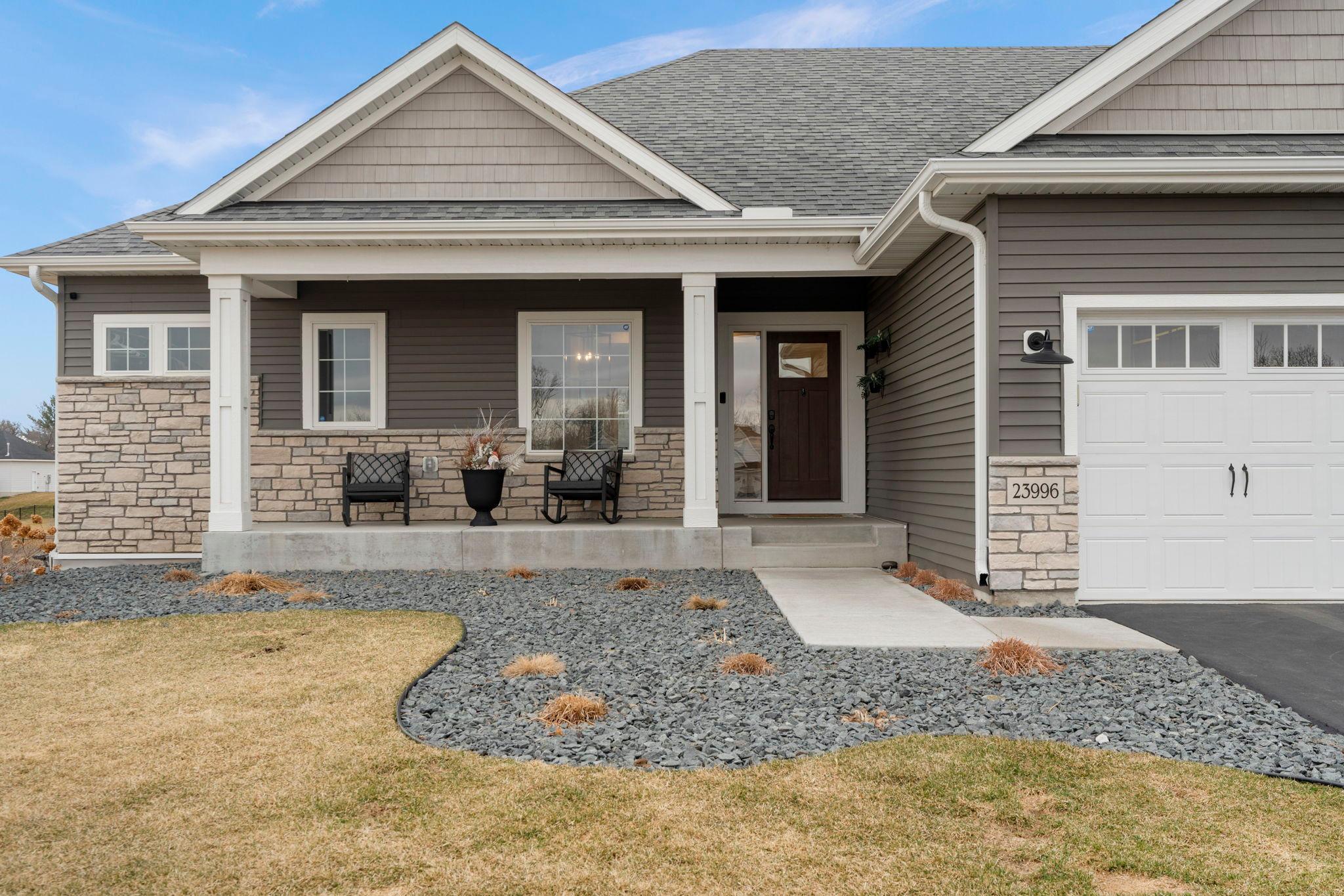 13-web-or-mls-23996 186th St NW-78.jpg