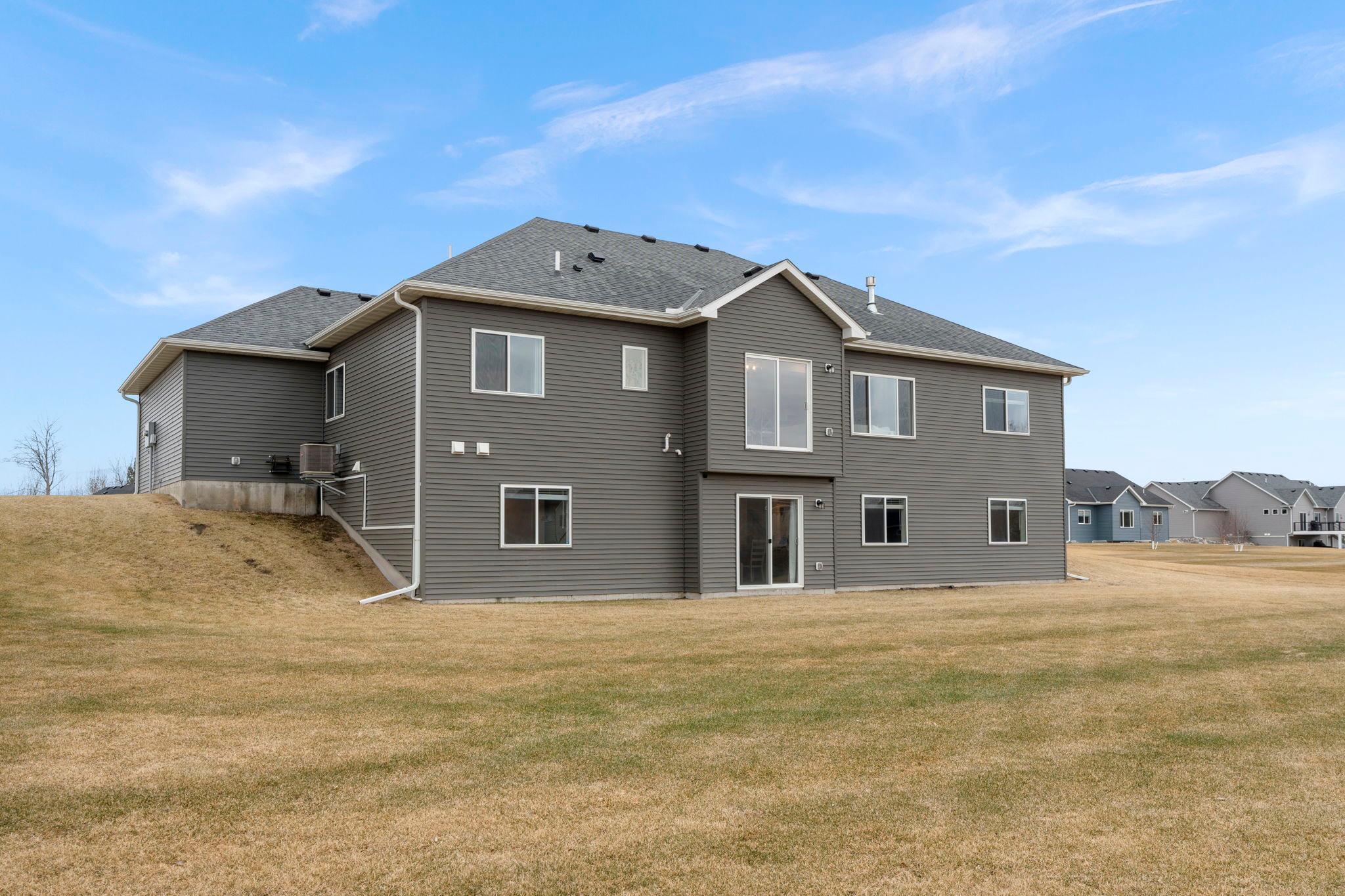 72-web-or-mls-23996 186th St NW-103.jpg