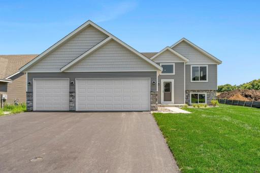 2017 Aster Lane, Mankato, MN 56001
