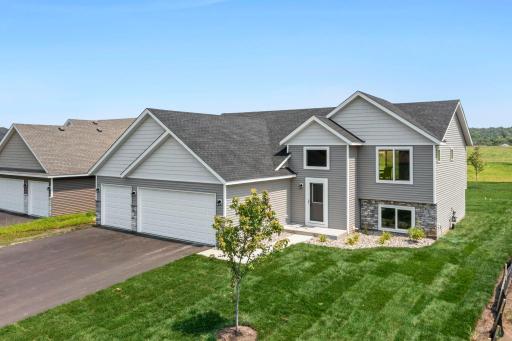2017 Aster Lane, Mankato, MN 56001