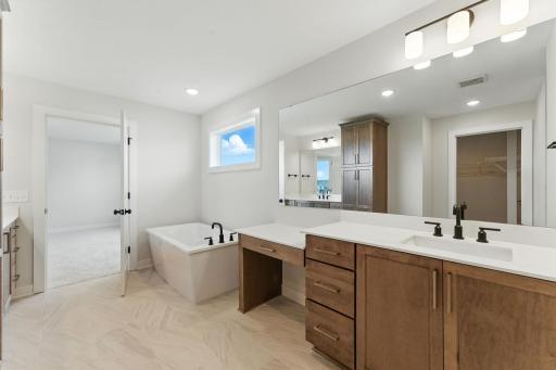 xxx Knightsbridge Ln N, Lake Elmo, MN 55042