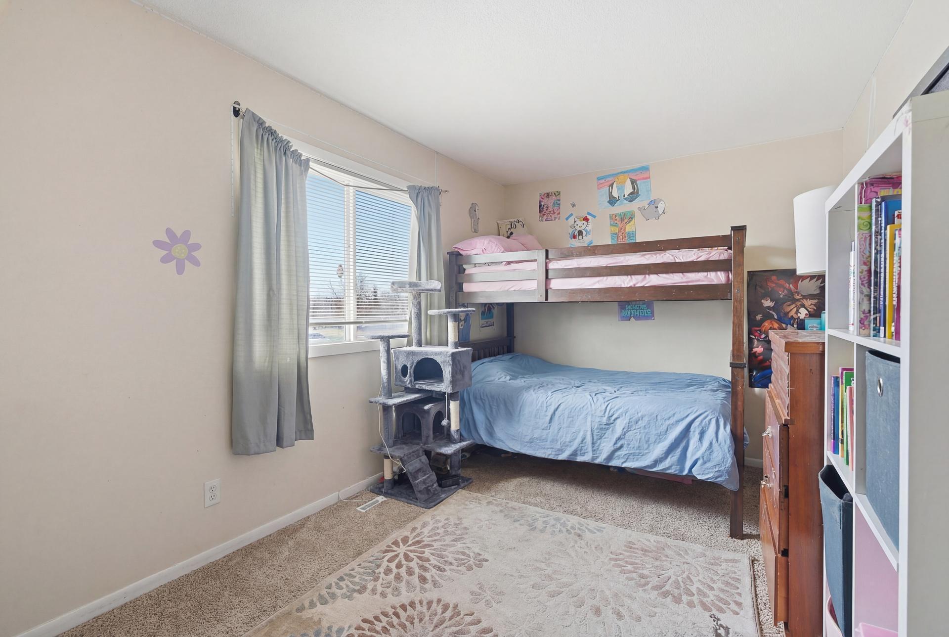 18 2269 11th Ave E MLS - 3:2 9.jpg