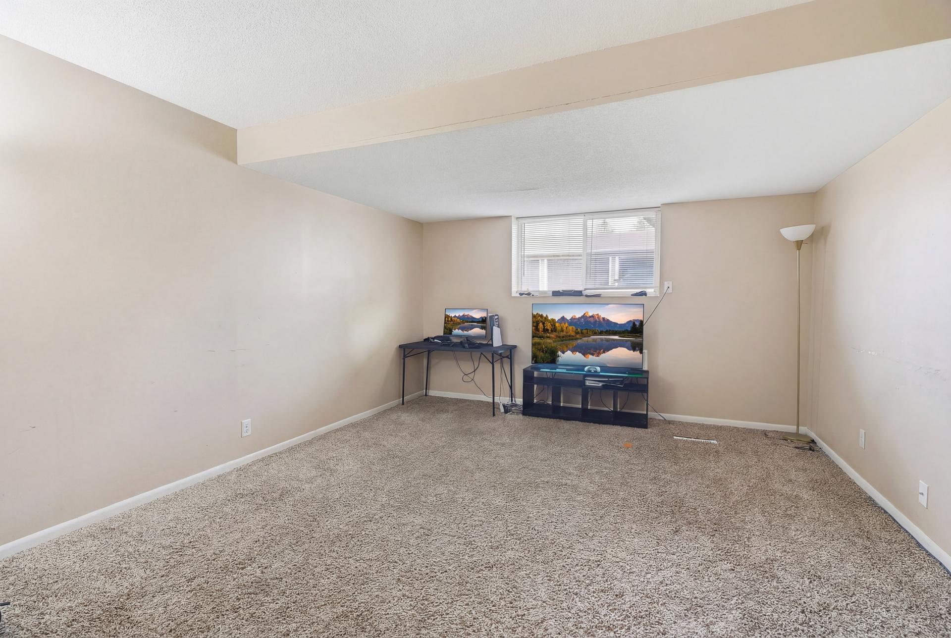 14 14 2269 11th Ave E MLS - 2:1 24.jpg