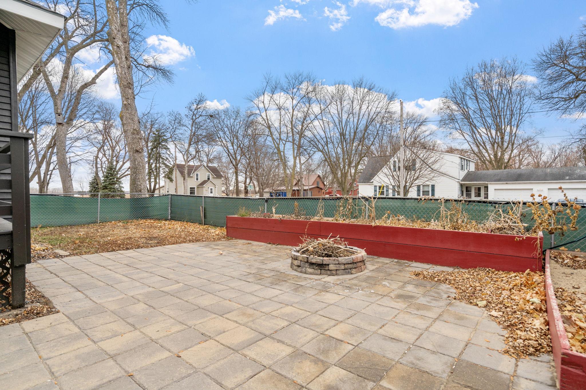 7-web-or-mls-212 E Road S-7.jpg