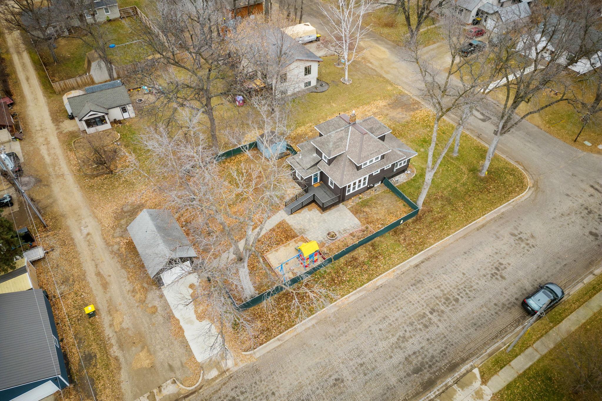 11-web-or-mls-212 E Road S-11.jpg