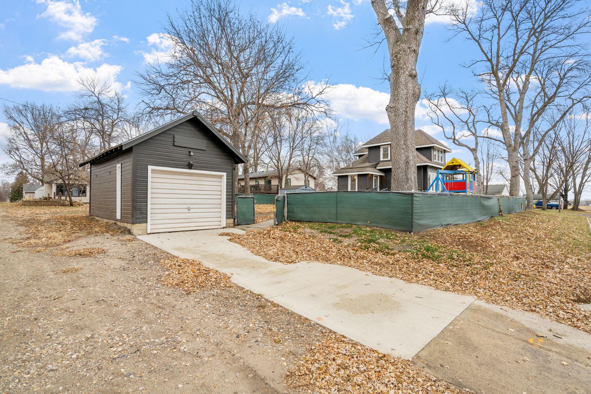 3-web-or-mls-212 E Road S-3.jpg