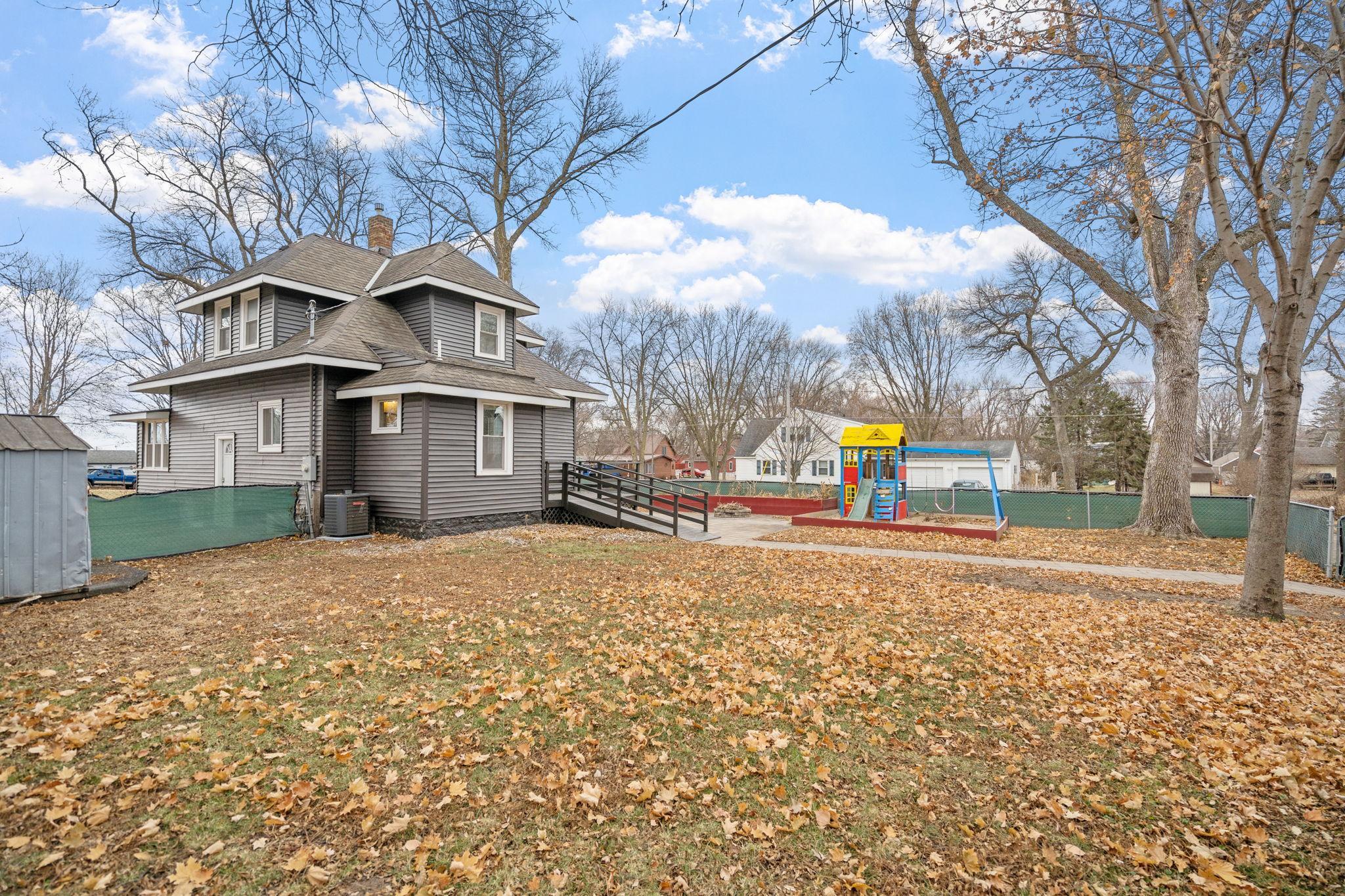 6-web-or-mls-212 E Road S-6.jpg