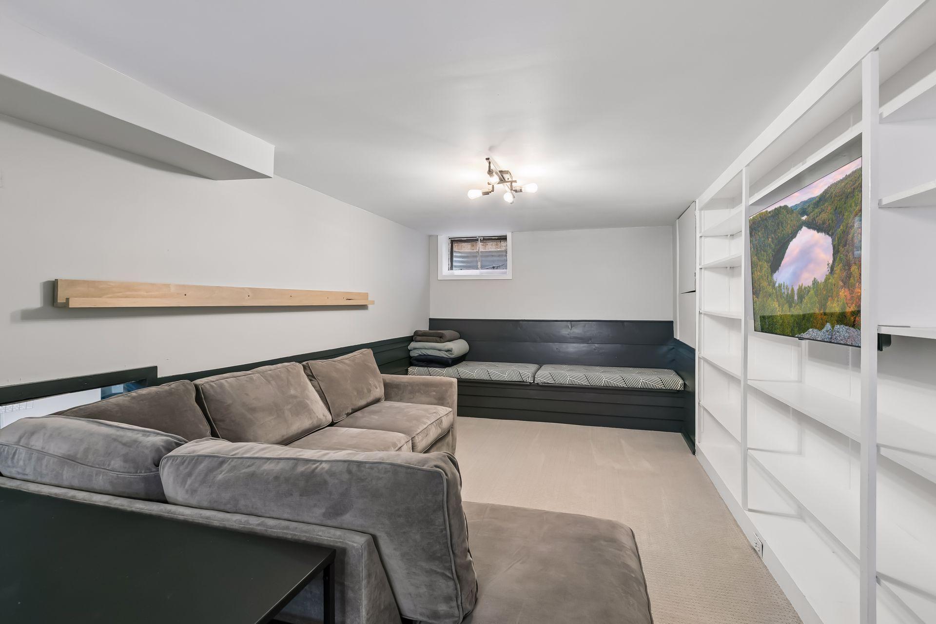 5936 Newton Avenue South - Spacecrafting - 0030.jpg