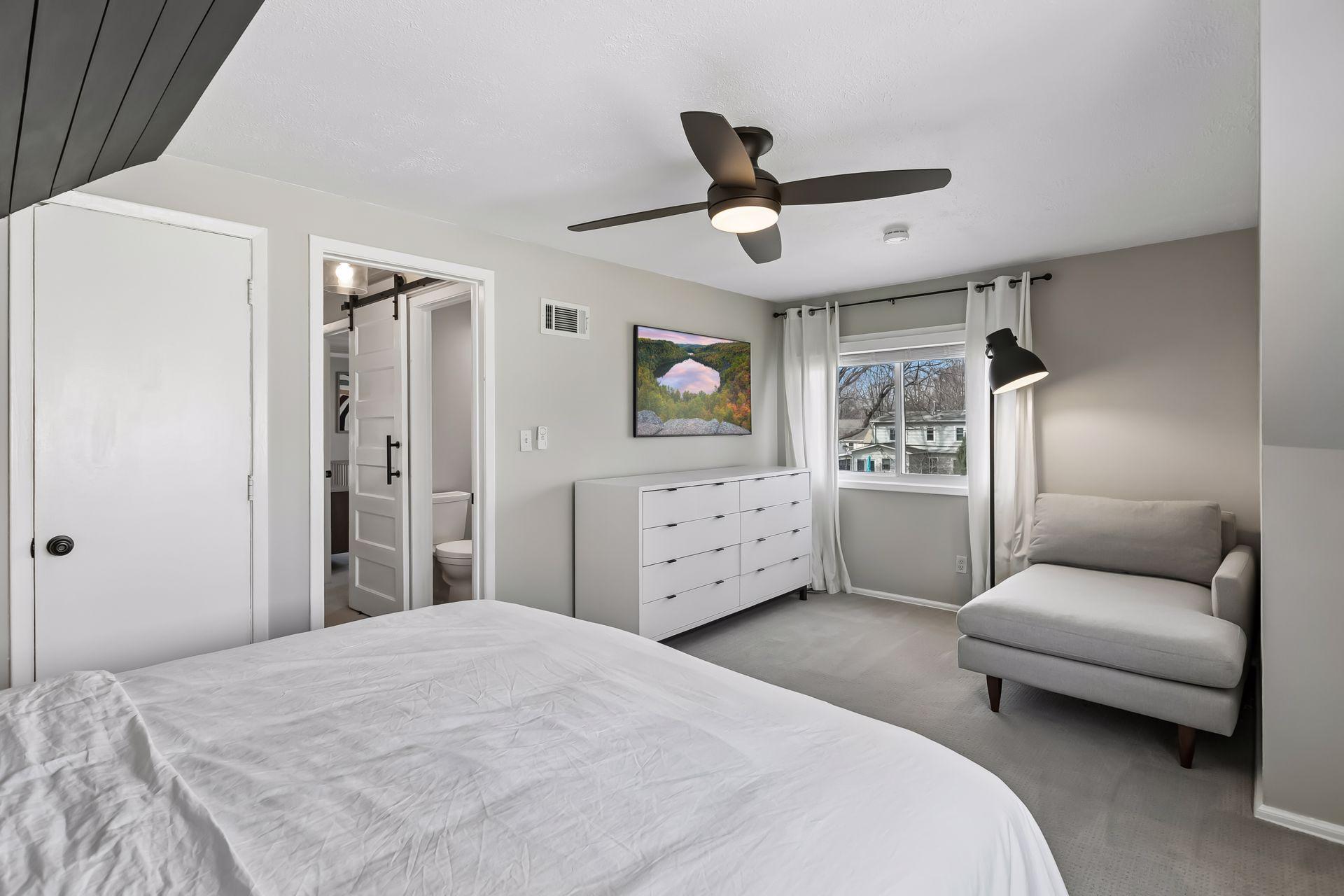 5936 Newton Avenue South - Spacecrafting - 0024.jpg